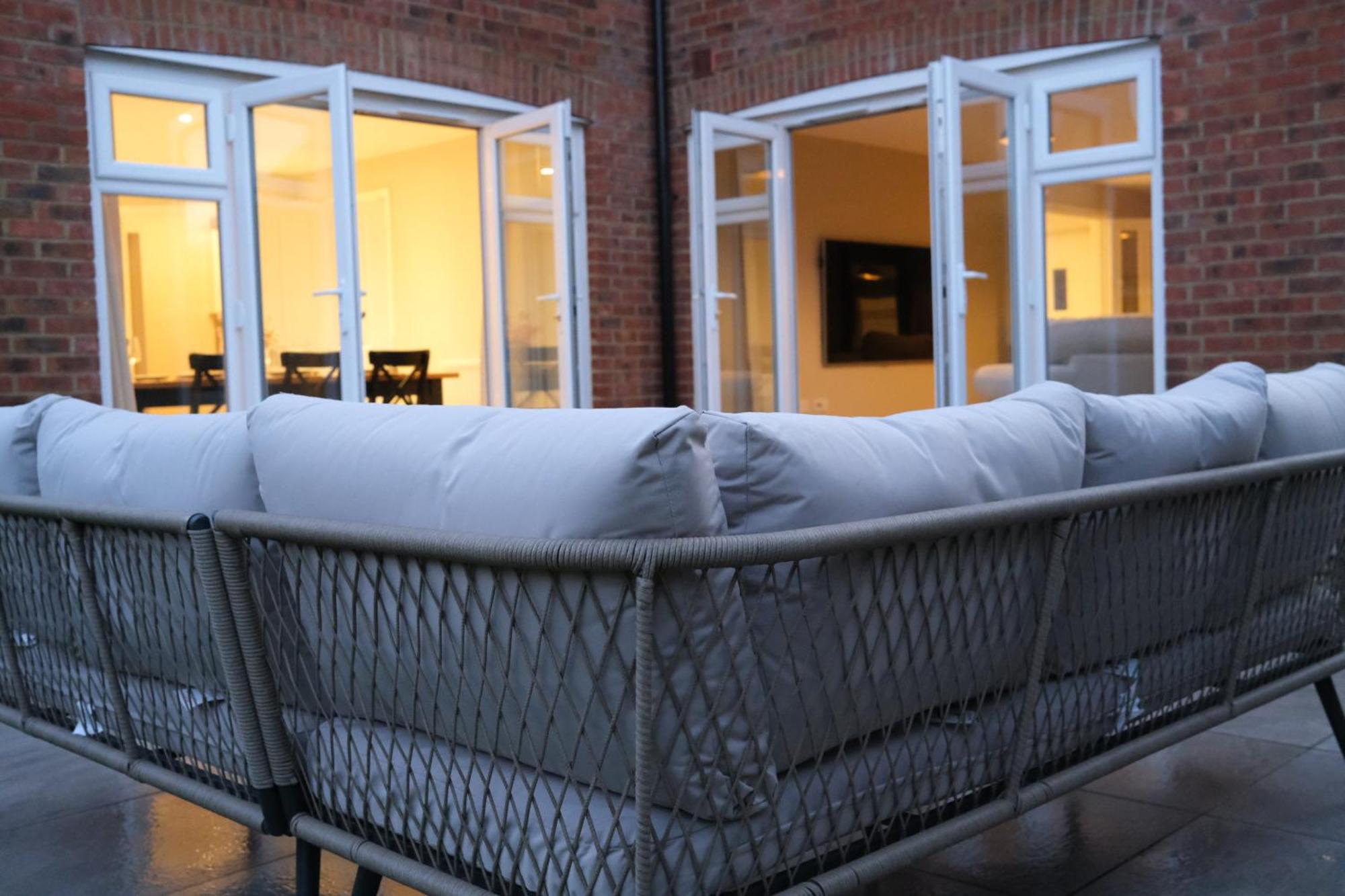 Luxury 6-Bedroom House 5 Minutes From Bicester Village Shopping Outlet 체스터톤 외부 사진